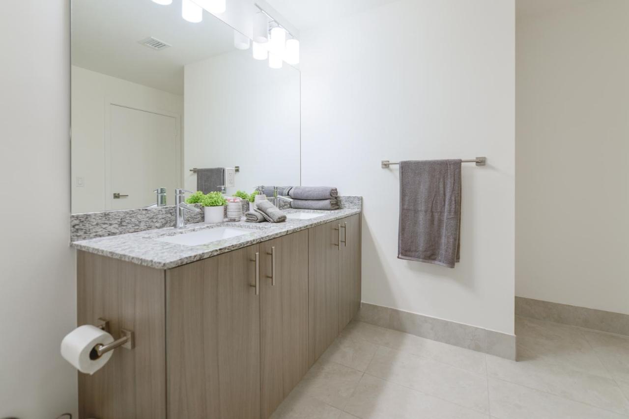 Cozy 1- 1 Bedroom Steps From Downtown Doral Park Miami Exterior photo