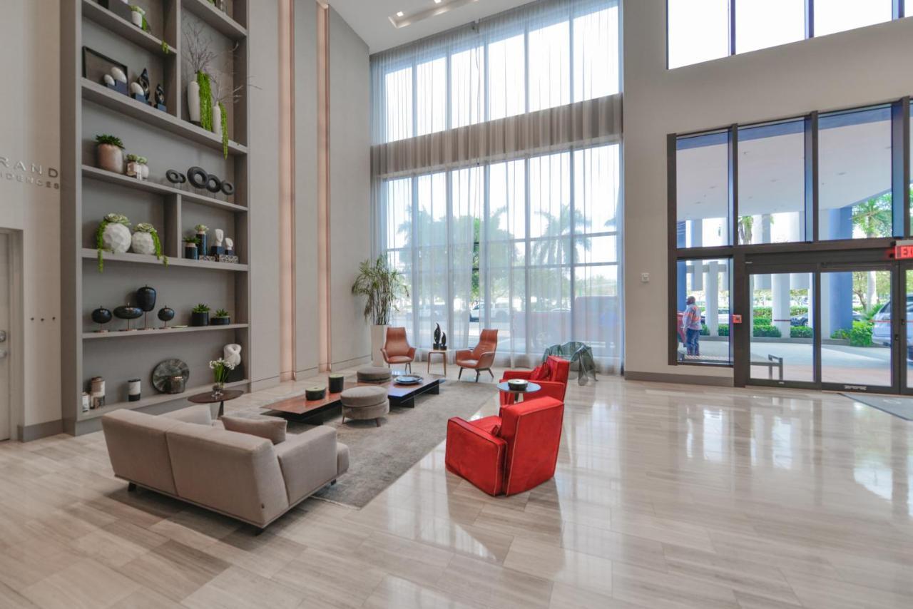 Cozy 1- 1 Bedroom Steps From Downtown Doral Park Miami Exterior photo