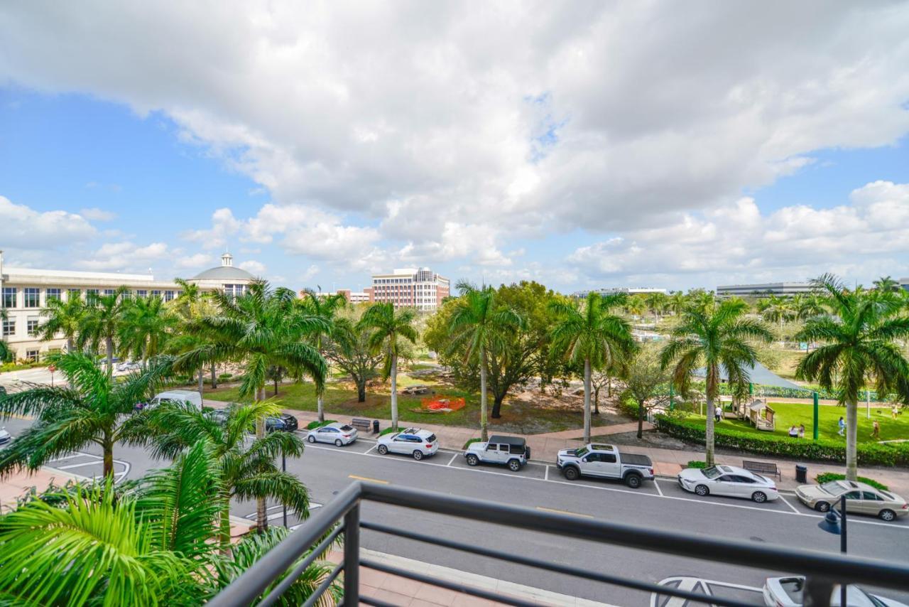 Cozy 1- 1 Bedroom Steps From Downtown Doral Park Miami Exterior photo